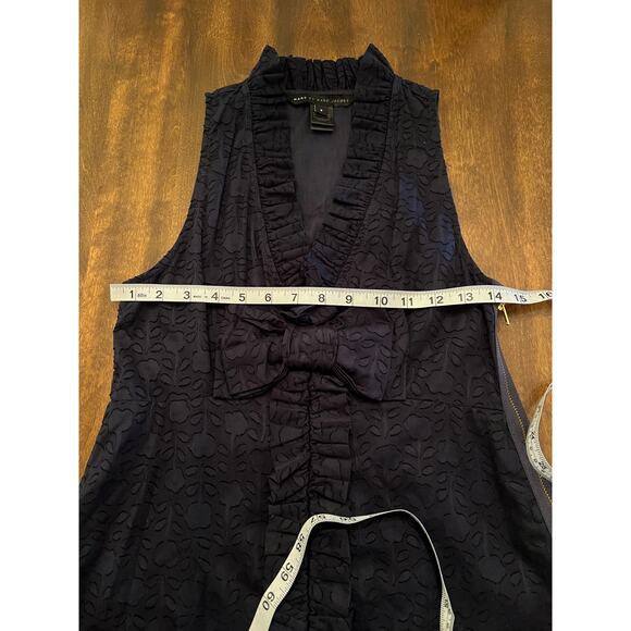Marc by Marc Jacobs Women's Navy Sleeveless Textured Ruffle Blouse Size 2 - Picture 8 of 9